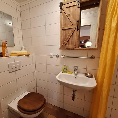 Kleine Ruhige Ferienwohnung, Monteurzimmer דירה