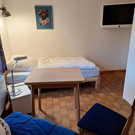 Kleine Ruhige Ferienwohnung, Monteurzimmer * 비리츠